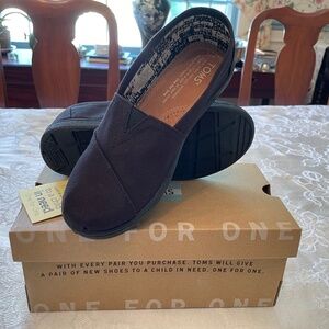 Toms Kids Classic Black Canvas Shoes New with Box